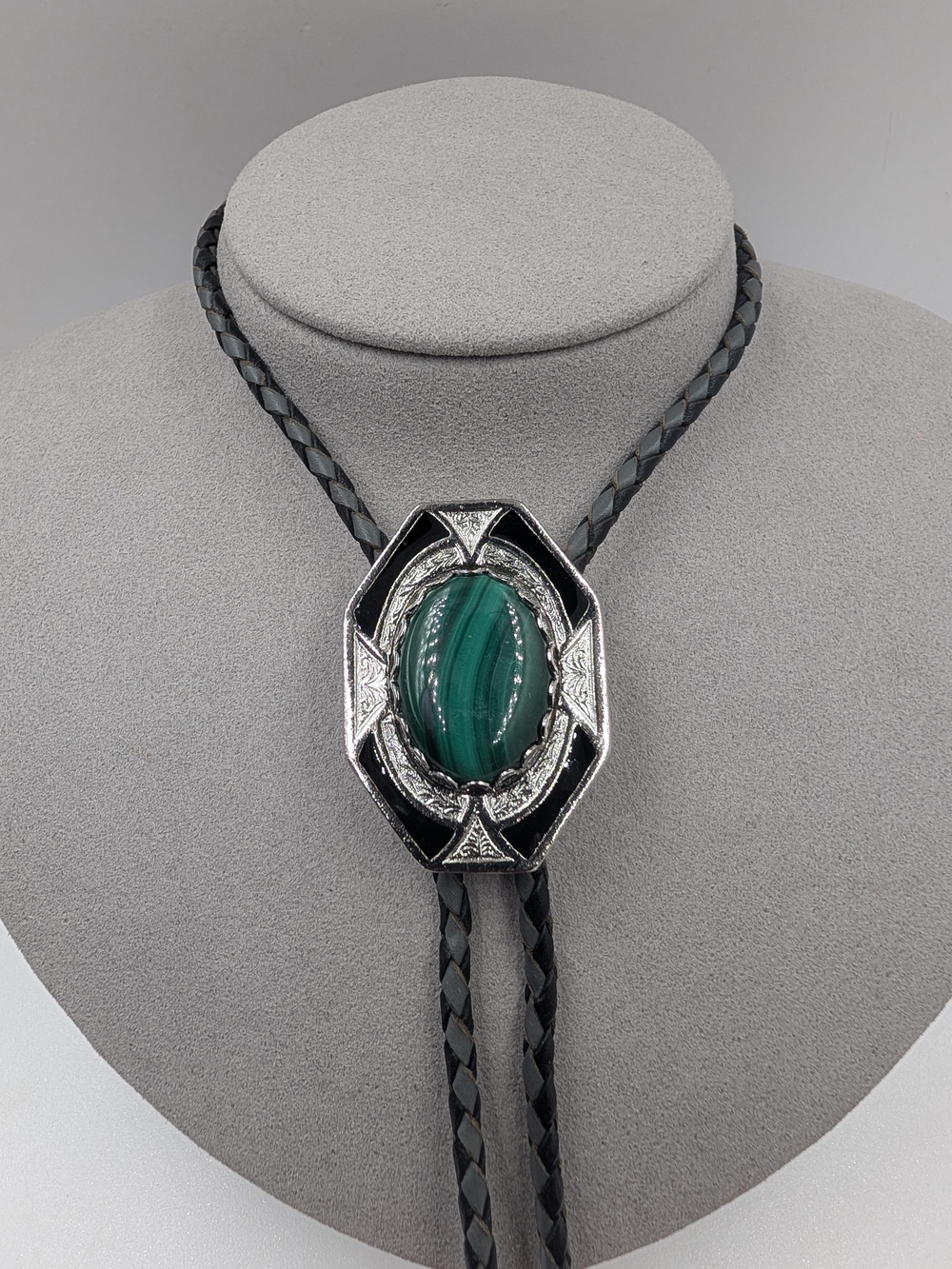 Vintage Southwestern Faux Malachite Bolo Tie Silver Tone Black Braided Cord 0403